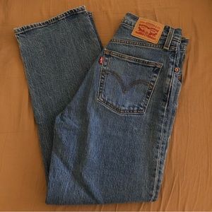 Levi’s ribcage straight jeans medium wash size 26